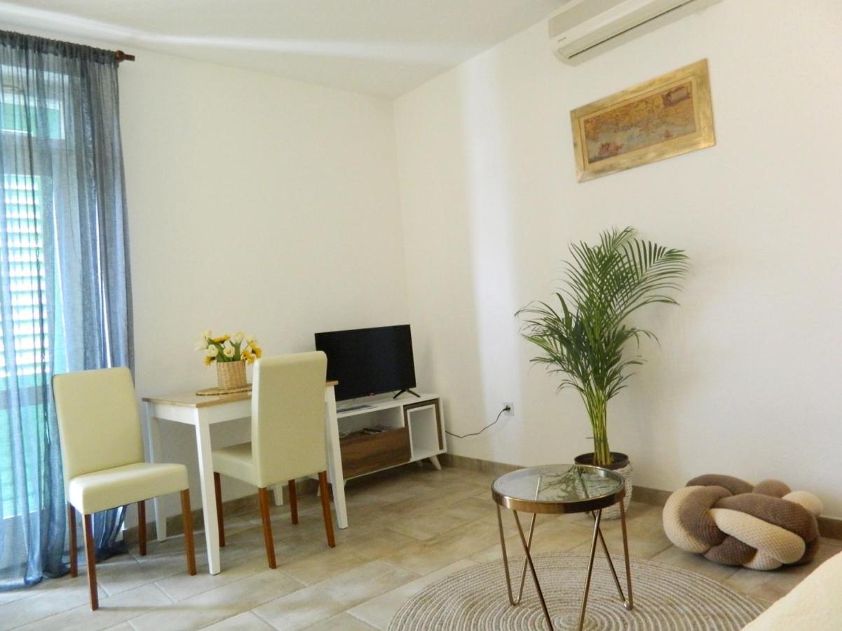 Garni Ivanac Brela Exterior foto